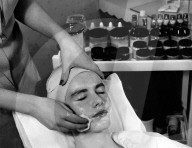 FEATURE - Perlen aus dem Archiv: Wellness in den 60er Jahren
