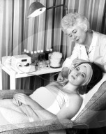 FEATURE - Perlen aus dem Archiv: Wellness in den 60er Jahren