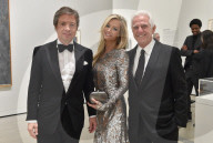 PEOPLE - Promis am Jasper Johns 'Something Resembling Truth' Ausstellung in Los Angeles
