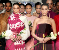 PEOPLE - New York Fashion Week: Gigi und Bella Hadid für Prabal Gurung auf dem Catwalk