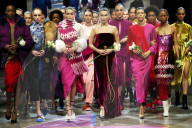 PEOPLE - New York Fashion Week: Gigi und Bella Hadid für Prabal Gurung auf dem Catwalk