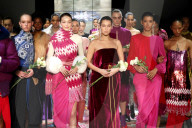 PEOPLE - New York Fashion Week: Gigi und Bella Hadid für Prabal Gurung auf dem Catwalk