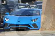 EXKLUSIV - Justin Bieber fährt seinen neuen Lamborghini in Beverly Hills aus