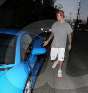 EXKLUSIV - Justin Bieber fährt seinen neuen Lamborghini in Beverly Hills aus