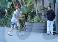 EXKLUSIV - Justin Bieber fährt seinen neuen Lamborghini in Beverly Hills aus