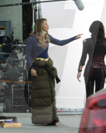 PEOPLE - Supergirl Melissa Benoist friert auf dem Filmset 