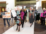 PEOPLE - Vivienne Westwood zeigt ihre Mode im Pop-Up Catwalk Style