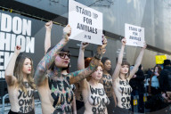 NEWS - PETA Flash Mob zum Auftakt der London Fashion Week