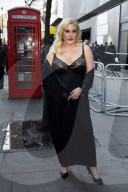 PEOPLE - Hayley Hasselhoff protestiert mit Plus-Size Models an der London Fashion Week