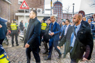 NEWS - Holland: Rechtspopulist Geert Wilders posiert mit seinen Fans