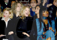 PEOPLE - London Fashion Week: Kate Moss und Naomi Campbell bei Burberry  
