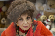 PEOPLE - Gina Lollobrigida zu Besuch bei 'Salvamamme' in Rom