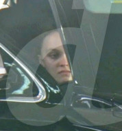 EXKLUSIV - Lily-Rose Depp unterwegs an die Fashion Week in London