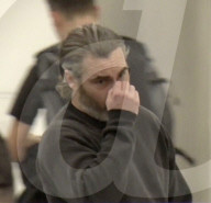 EXKLUSIV - Joaquin Phoenix wirkt müde am Flughafen von LA