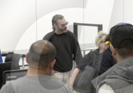 EXKLUSIV - Joaquin Phoenix wirkt müde am Flughafen von LA