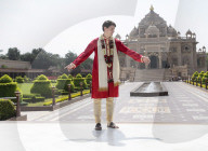 NEWS - Justin Trudeau besichtigt mit seiner Familie eine Tempel in Ahmedabad