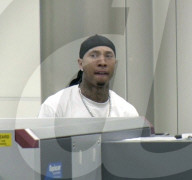 EXKLUSIV - Tyga bei der Sicherheitskontrolle am Flughafen von LA