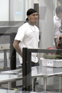 EXKLUSIV - Tyga bei der Sicherheitskontrolle am Flughafen von LA