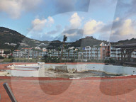 NEWS - Zu arm: Auch fünf Monate nach Sturm "Irma" ist auf Sint Maarten  noch alles zerstört