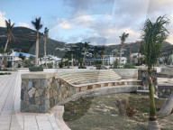 NEWS - Zu arm: Auch fünf Monate nach Sturm "Irma" ist auf Sint Maarten  noch alles zerstört