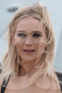 PEOPLE - Posieren am Red Sparrow Photocall in London