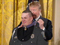 NEWS - Donald Trump verleiht die Medal of Valor in Washington