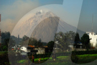 NEWS - Sinabung Vulkan auf Sumatra raucht wieder