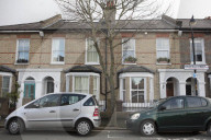 FEATURE - Nachbarschaftsstreit wegen 4 cm in Peckham