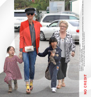 PEOPLE - Johnny Hallyday mit Laeticia und Elyette Boudou