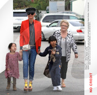 PEOPLE - Johnny Hallyday mit Laeticia und Elyette Boudou