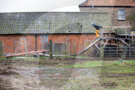 FEATURE - Ein Teenager baut sich eine Skipiste im Garten in Sleaford