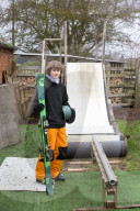 FEATURE - Ein Teenager baut sich eine Skipiste im Garten in Sleaford