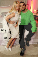 PEOPLE - Pamela Anderson besucht die Fashion Week in Mailand