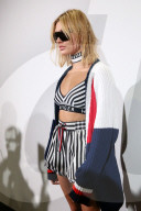 PEOPLE - Hailey Baldwin das Hilfiger Girl von Mailand