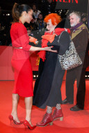 PEOPLE - Berlinale: Promis an der Abschlussgala