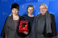 PEOPLE - Berlinale: Promis posieren an der Abschlussgala