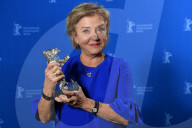 PEOPLE - Berlinale: Promis posieren an der Abschlussgala