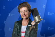 PEOPLE - Berlinale: Promis posieren an der Abschlussgala