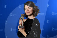 PEOPLE - Berlinale: Promis posieren an der Abschlussgala