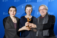 PEOPLE - Berlinale: Promis posieren an der Abschlussgala