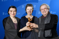 PEOPLE - Berlinale: Promis posieren an der Abschlussgala