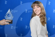PEOPLE - Berlinale: Promis posieren an der Abschlussgala
