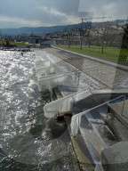 NEWS - Kältewelle in Europa: Der Zürichsee und seine Eisskulpturen