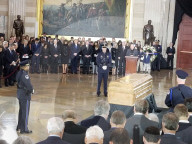 NEWS - Reverend Billy Graham wird zu Grabe getragen