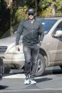 EXKLUSIV - Chris Pratt trifft ein hübsche Unbekannte bei Coffee Bean in Los Angeles