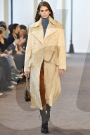 PEOPLE - Paris Fashion Week: Kaia Gerber auf dem Catwalk