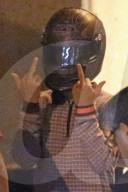 PEOPLE - Justin Bieber feiert Geburtstag - mit Helm