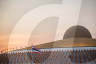 FEATURE - Thailand: Mönche zelebrieren den Makha Bucha Day
