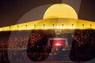 FEATURE - Thailand: Mönche zelebrieren den Makha Bucha Day