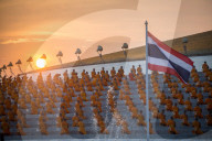 FEATURE - Thailand: Mönche zelebrieren den Makha Bucha Day